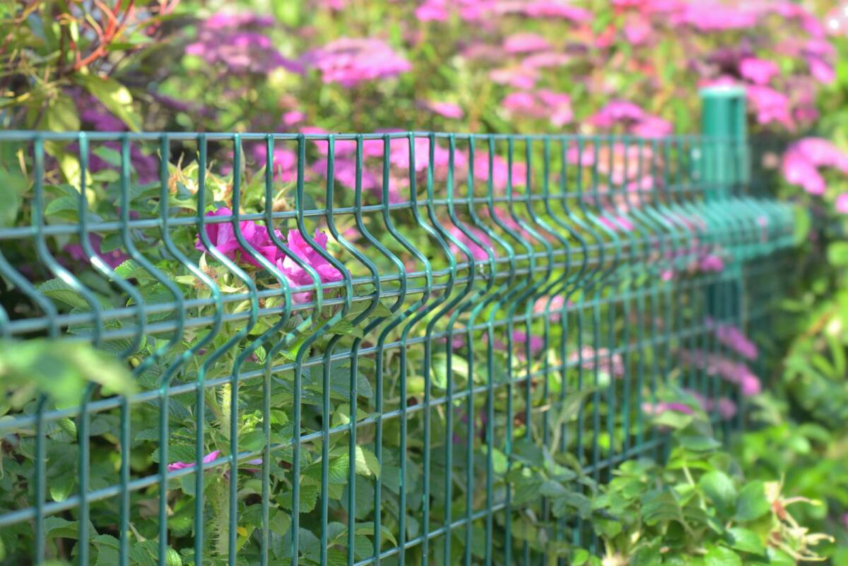 Comment poser une clôture en panneau rigide ? Creutzwald