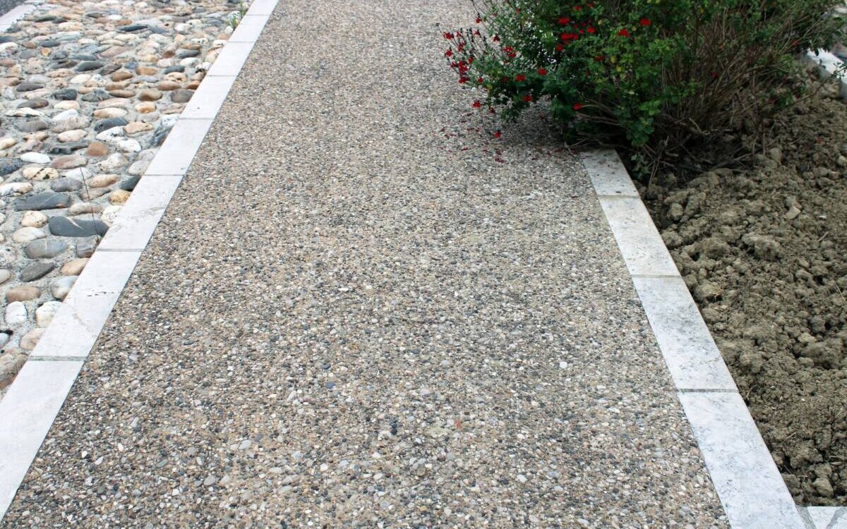 BETON_DESACTIVE 1200X750 | MB Paysage Quels sont les avantages du béton désactivé pour votre terrasse ou votre allée ? Saint-Avold